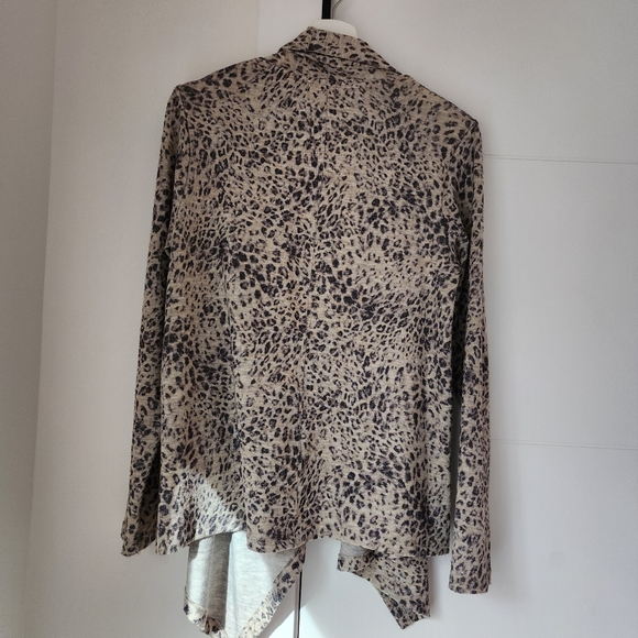 Sundry Leopard Cardigan in Oat - Picture 6 of 7